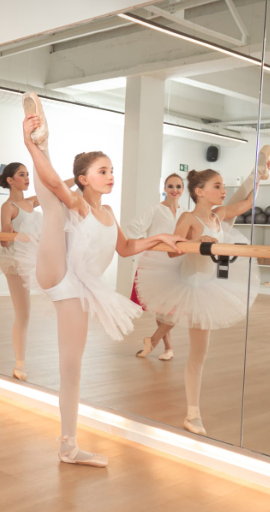 'Ballet voor leeftijd 5-6 (geboren tussen 2019 en September 2020)' course image